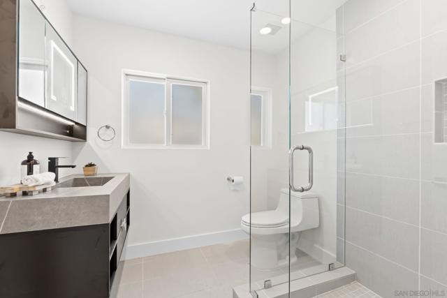 3301 Trumbull St, San Diego CA: https://media.crmls.org/mediaz/253360f5-4b5b-4a2f-81dd-f66df6b09a73.jpg