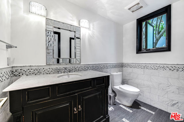 1600 Benedict Canyon Drive, Beverly Hills CA: https://media.crmls.org/mediaz/2533ebbe-6073-4fa4-932e-19ba94c10f59.jpg