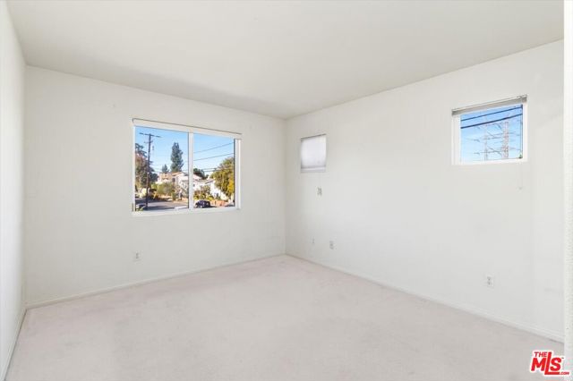 18806 Hatteras Street, Tarzana CA: https://media.crmls.org/mediaz/25343471-f36d-486b-b446-704621e02e14.jpg