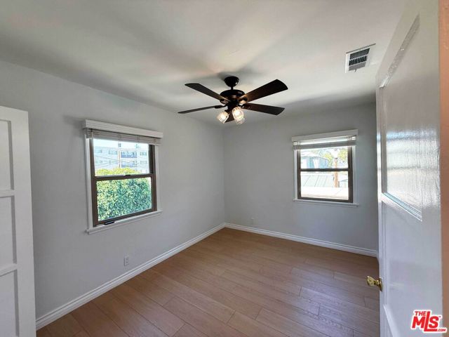 4125 West Toluca Lake Avenue photo 26