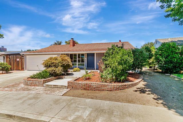2169 Bohannon Drive, Santa Clara CA: https://media.crmls.org/mediaz/2535ff94-9886-48ab-863e-c3c72cde637b.jpg