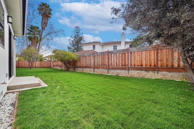 395 Martens Avenue, Mountain View CA: https://media.crmls.org/mediaz/253611a5-d084-4e45-934a-22a315b45dd0.jpg