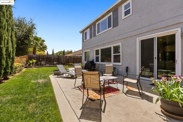 150 Ridge Crest Ct, Oakley CA: https://media.crmls.org/mediaz/25362cc8-ea31-4ff6-b6f5-7bea6cb6cb0e.jpg