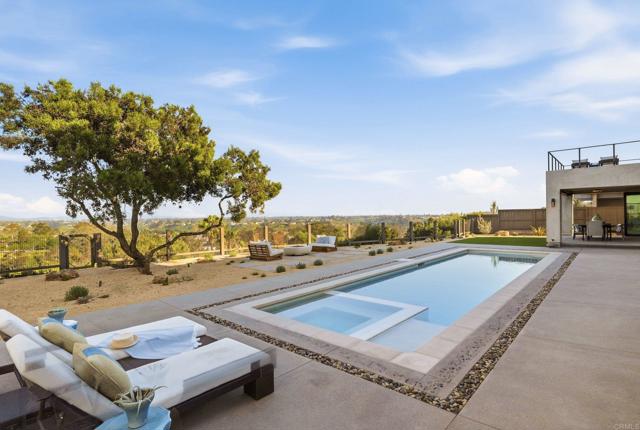 Detail Gallery Image 59 of 72 For 8341 La Jolla Scenic Dr, La Jolla,  CA 92037 - 5 Beds | 5/1 Baths