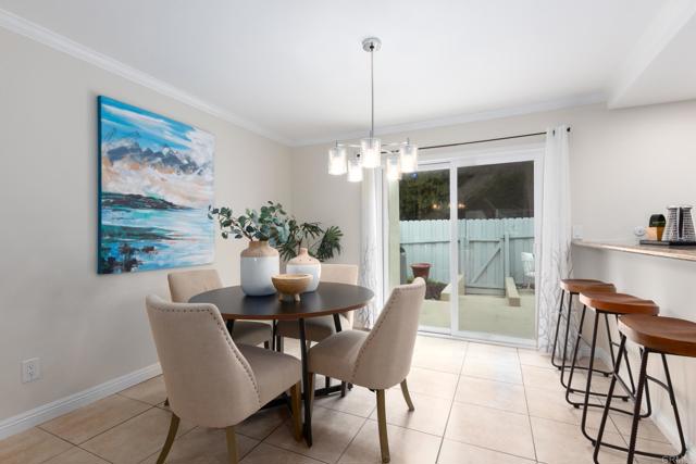 Detail Gallery Image 4 of 26 For 827 Del Mar Downs Rd #E,  Solana Beach,  CA 92075 - 3 Beds | 2/1 Baths