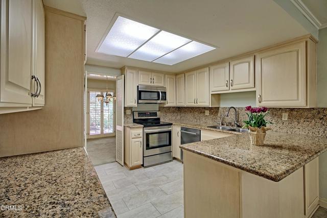 Detail Gallery Image 11 of 41 For 889 Miller Ct, Ventura,  CA 93003 - 3 Beds | 2 Baths