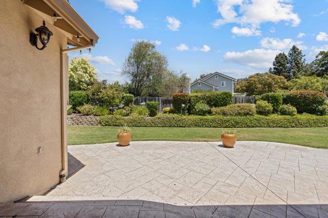 120 Tierra Del Sol, Hollister CA: https://media.crmls.org/mediaz/2537e7f4-39d3-4986-9c0c-d5b02106c5ef.jpg