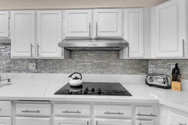 910 Island Drive #112, Rancho Mirage, CA 92270