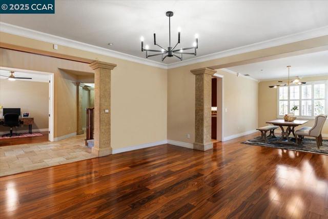1669 Albani Place, Brentwood CA: https://media.crmls.org/mediaz/25382b5e-8f8e-4bfd-8e16-8a6b0b76cc96.jpg