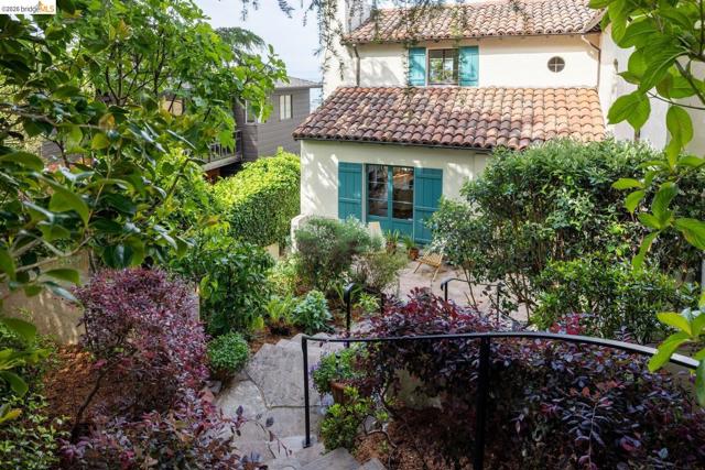 636 Euclid Ave, Berkeley CA: https://media.crmls.org/mediaz/2538e2ac-37fe-4058-b73f-4285fc22beb9.jpg