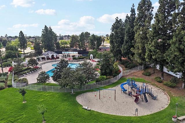 2077 Lakeridge Circle, Chula Vista CA: https://media.crmls.org/mediaz/253909f8-c841-4b5c-9a26-9dcbf8e59eae.jpg