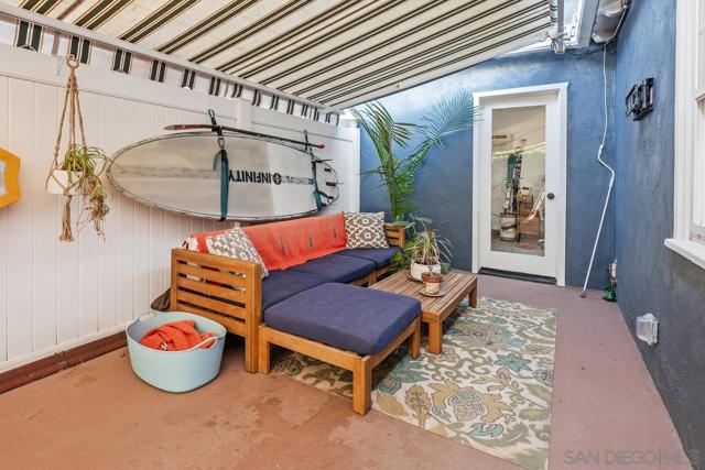 800 3rd St, Coronado CA: https://media.crmls.org/mediaz/2539a1ee-1212-44f7-bffd-7ea200bb11ba.jpg