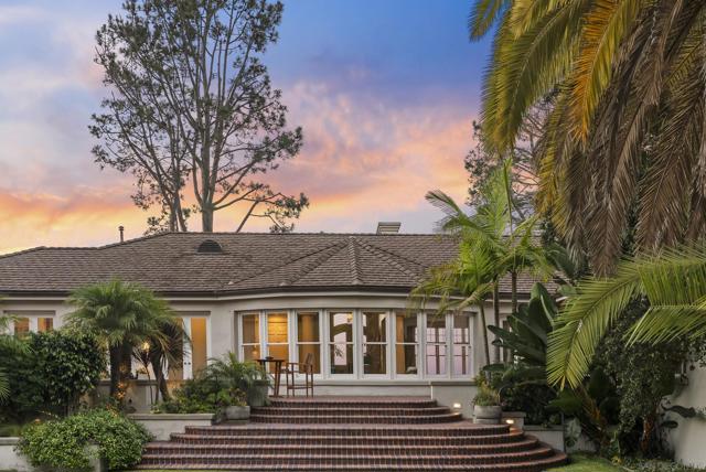 1515 El Camino Del Teatro, La Jolla CA: https://media.crmls.org/mediaz/253a973e-e289-49f4-8e9e-454c4c960090.jpg