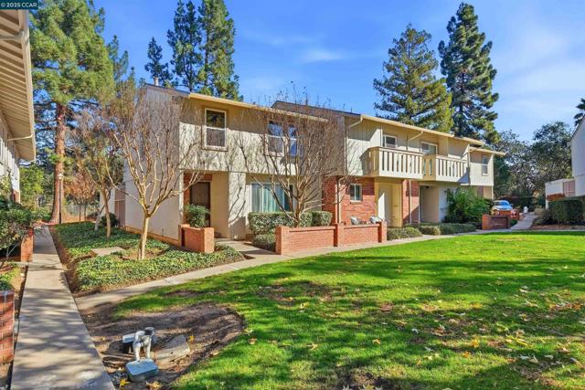 1804 Wildbrook Ct, Concord CA: https://media.crmls.org/mediaz/253b55ac-c342-4584-87a6-f8282bb61f76.jpg