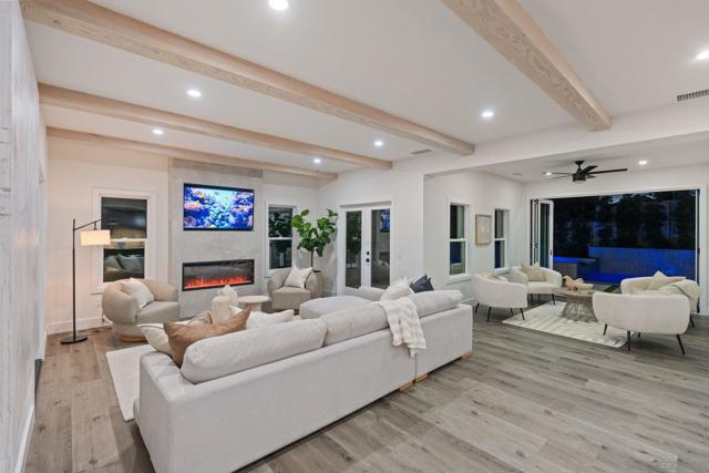 1384 Cynthia Ln, Carlsbad CA: https://media.crmls.org/mediaz/253b57f5-cbfa-48d7-bf3a-7d1da00c9798.jpg