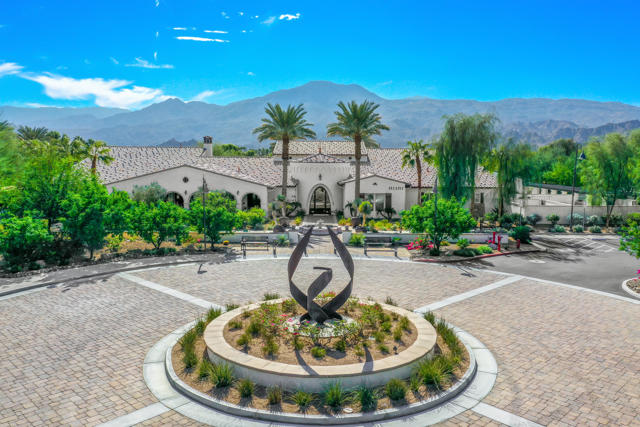 54780 Damascus Drive, La Quinta CA: https://media.crmls.org/mediaz/253bbecf-c42b-4373-96dc-b97838b23d6b.jpg