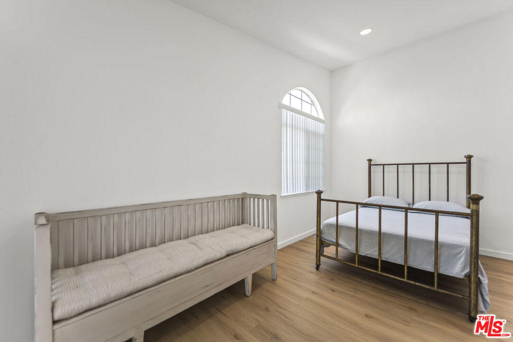 MLS #25494405 image #16