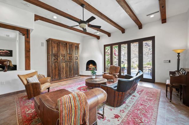 72275 Upper W Way, Palm Desert CA: https://media.crmls.org/mediaz/253c4841-e3b6-498e-8fa5-bb7f7e082de6.jpg