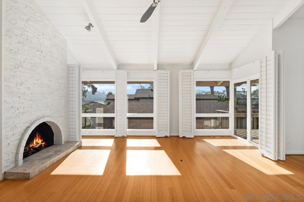 MLS #250044131SD image #10