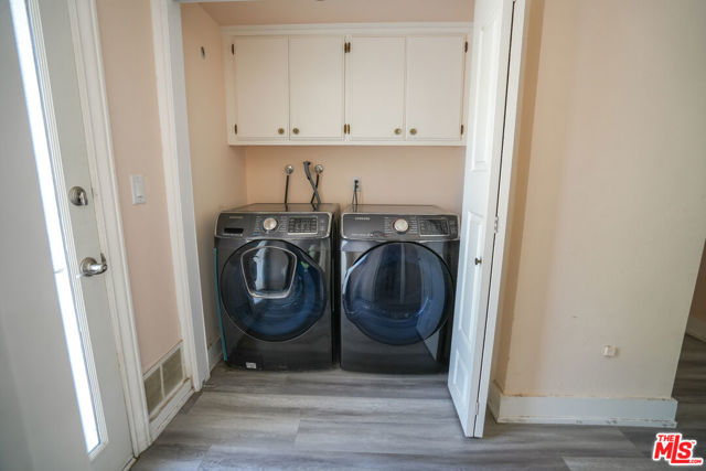 19616 Pine Valley Avenue, Porter Ranch CA: https://media.crmls.org/mediaz/253d7a6a-b0c4-4f2d-a791-ae7e5e28c290.jpg