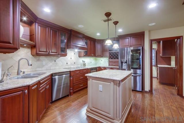 1935 Vista De La Montana, El Cajon CA: https://media.crmls.org/mediaz/253d8b90-f7ac-49ca-87eb-59fd4dd68ac1.jpg