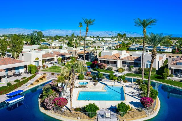 153 Lake Shore Drive, Rancho Mirage CA: https://media.crmls.org/mediaz/253d9f2c-2da3-480b-b675-113acaf264a6.jpg