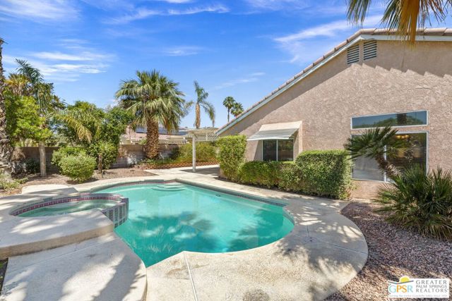42667 Cardiff Street, Palm Desert CA: https://media.crmls.org/mediaz/253da246-58b5-4aac-8f8f-d74f774d098d.jpg