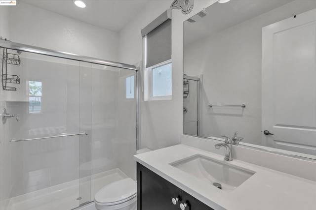 2281 Garden Farms Ave, Lathrop CA: https://media.crmls.org/mediaz/253da5c7-ddf4-43da-a5cb-8dc75cbc48ad.jpg