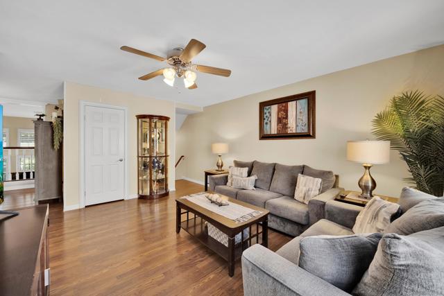 9327 Lake Murray Blvd, San Diego CA: https://media.crmls.org/mediaz/253f4054-c321-4bd7-9241-9e18bee8a0eb.jpg
