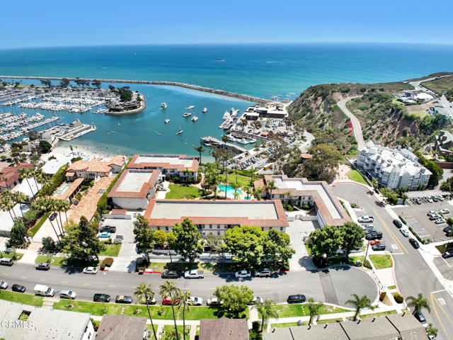24242 Santa Clara Avenue, Dana Point CA: https://media.crmls.org/mediaz/253f5905-bad0-4180-9cd7-89a2dd45a1af.jpg