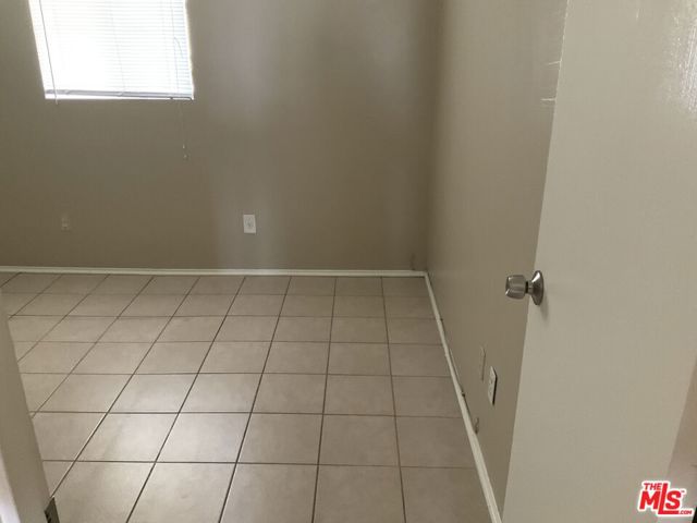 586 San Francisco Avenue, Pomona CA: https://media.crmls.org/mediaz/254009e3-cb89-4239-9ba7-c83e0c8cd0df.jpg