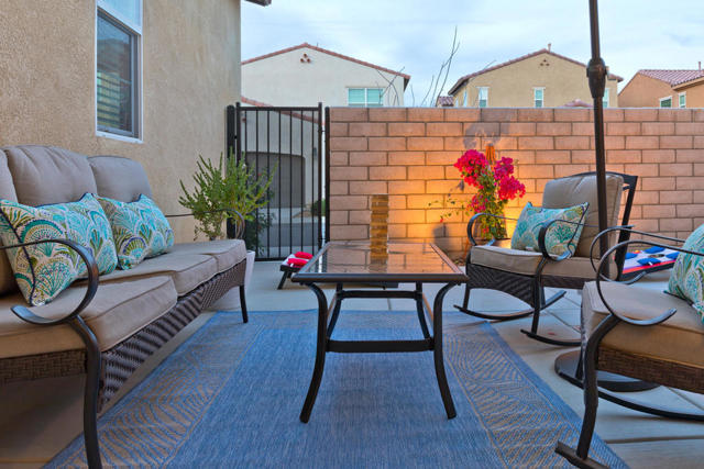 462 Via De La Paz, Palm Desert CA: https://media.crmls.org/mediaz/25405bbb-9f5b-4629-a47f-53793f951a42.jpg