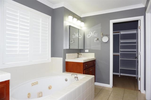 334 Honeybell Street, Los Banos CA: https://media.crmls.org/mediaz/25409bb4-c660-4caa-8600-e8efaeddda3c.jpg