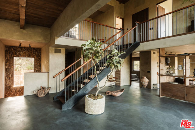 225 Powderhorn Ranch Road, Topanga CA: https://media.crmls.org/mediaz/25413bed-2b1f-4e7a-bb75-e67a8b4d8c34.jpg