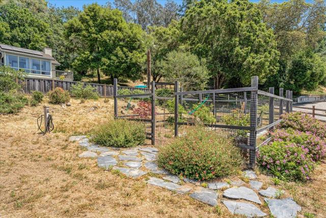 284 Brooktree Ranch Road, Aptos CA: https://media.crmls.org/mediaz/254153e2-778c-4df2-b699-c05f043d106f.jpg