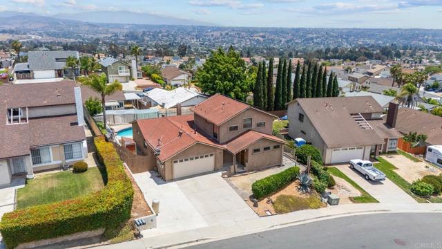 7439 Carrie Ridge Way, San Diego CA: https://media.crmls.org/mediaz/25416880-9879-4550-bcb4-fd436413d24c.jpg