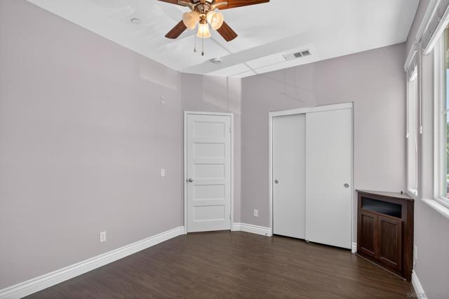 Image 23 of 37 For 42921 Avenida Amistad