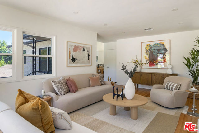 1327 Brampton Road, Los Angeles CA: https://media.crmls.org/mediaz/25425616-9ccf-49f7-8f69-311fd43e9233.jpg
