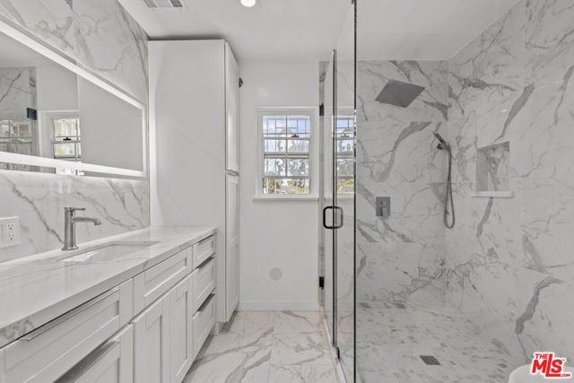 2240 Hillhurst Avenue, Los Angeles CA: https://media.crmls.org/mediaz/254258dc-78c2-4b47-a6ac-026e5cf087fb.jpg