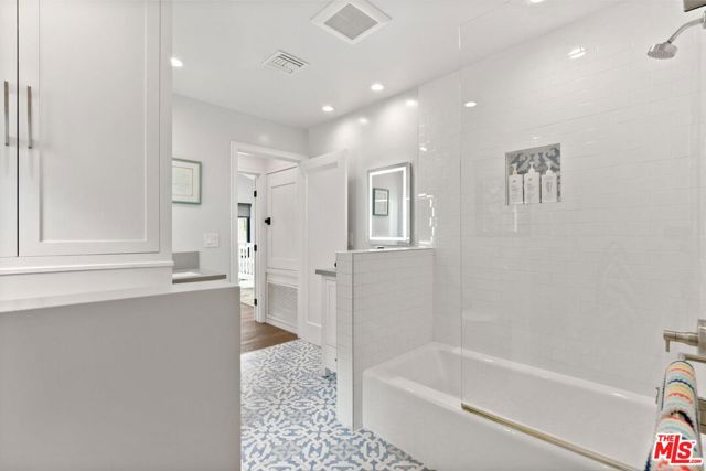 3134 Granville Avenue, Los Angeles CA: https://media.crmls.org/mediaz/25429f0e-a497-4fe0-85e8-f5b658b1fb9d.jpg