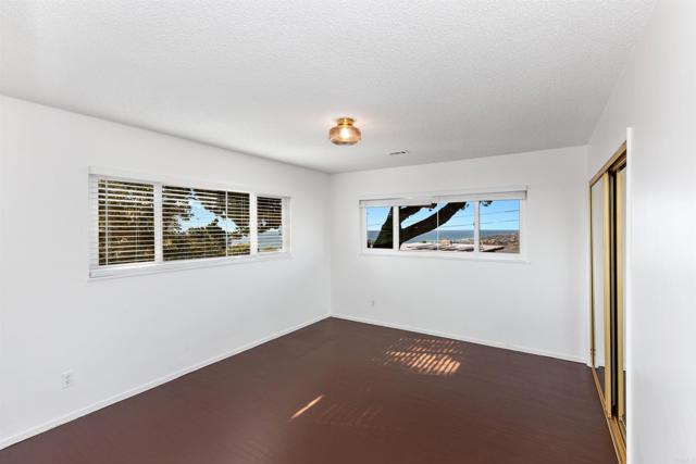 513 Canyon Drive, Solana Beach CA: https://media.crmls.org/mediaz/2542f678-73e5-446a-9bd4-052256f1221d.jpg