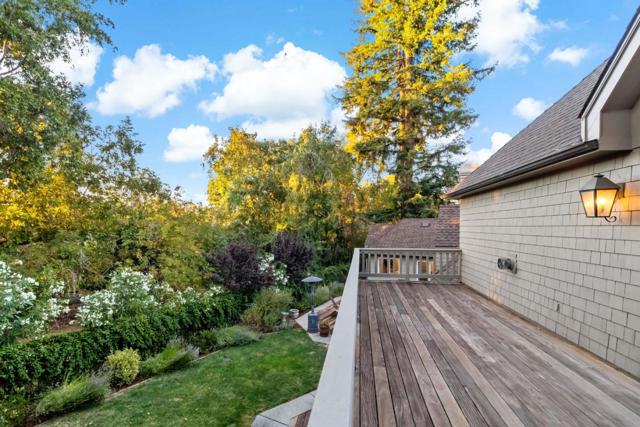 136 Finger Avenue, Redwood City CA: https://media.crmls.org/mediaz/25430964-d9f4-4118-ab1d-6586206b7a3e.jpg