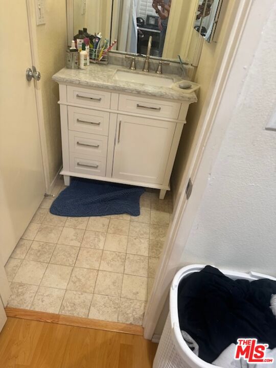4628 Maytime Lane, Culver City CA: https://media.crmls.org/mediaz/25438dcb-19bc-446a-89a5-233b01484bfd.jpg