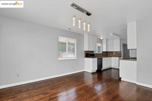 2740 14Th St, San Pablo CA: https://media.crmls.org/mediaz/2543c524-08cd-4c35-8959-0f13ee039c18.jpg