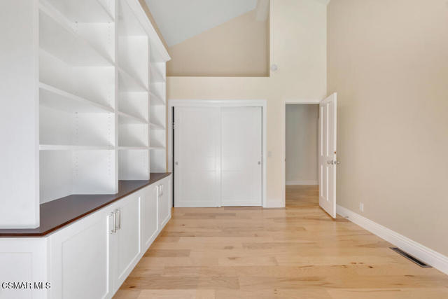 4183 Churchill Drive, Newbury Park CA: https://media.crmls.org/mediaz/2543c571-0d4f-4a50-a773-9cc874a1ea0d.jpg