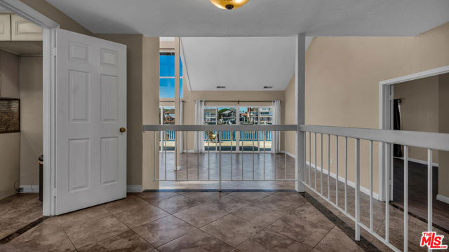 16661 Carousel Lane, Huntington Beach CA: https://media.crmls.org/mediaz/2543d88a-eb2a-4ee3-b67a-24b4198f11db.jpg