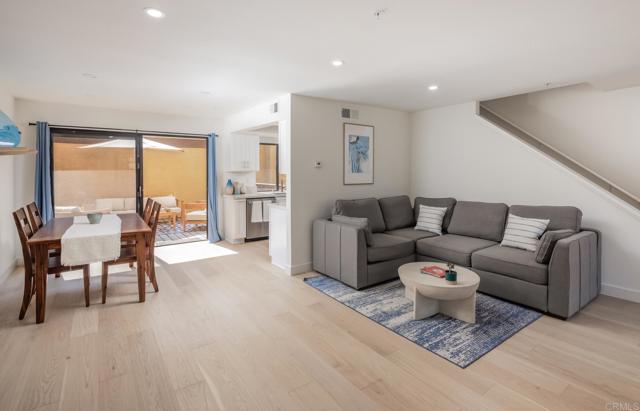 1680 N Coast Hwy 101, Encinitas CA: https://media.crmls.org/mediaz/2543e8ee-486a-471b-86f7-475b7e4b5f71.jpg