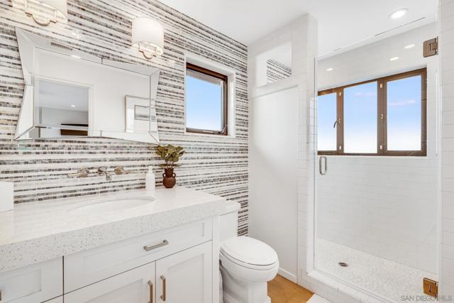 282 Neptune Avenue, Encinitas CA: https://media.crmls.org/mediaz/25443438-7b07-48eb-8769-f91fef2c3297.jpg