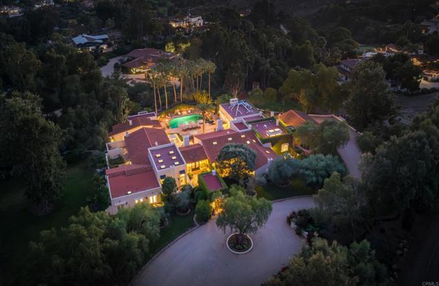 6977 Las Colinas, Rancho Santa Fe CA: https://media.crmls.org/mediaz/25444fa1-0f63-40e9-a9b7-0011a78754bc.jpg