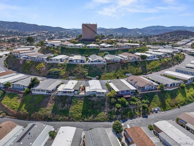 9500 Harritt Rd, Lakeside CA: https://media.crmls.org/mediaz/2544f913-2556-4d44-825b-a69bb63cbba9.jpg